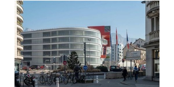 法國停車樓的“紅手臂”，俯瞰城市的觀景臺 / He?rault Arnod Architectures