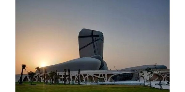 近10萬節(jié)鋼管組成5個“大石頭”，壕氣滿滿還得是沙特！